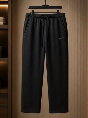 Nike Black Men's Athletic Joggers with Subtle Swoosh